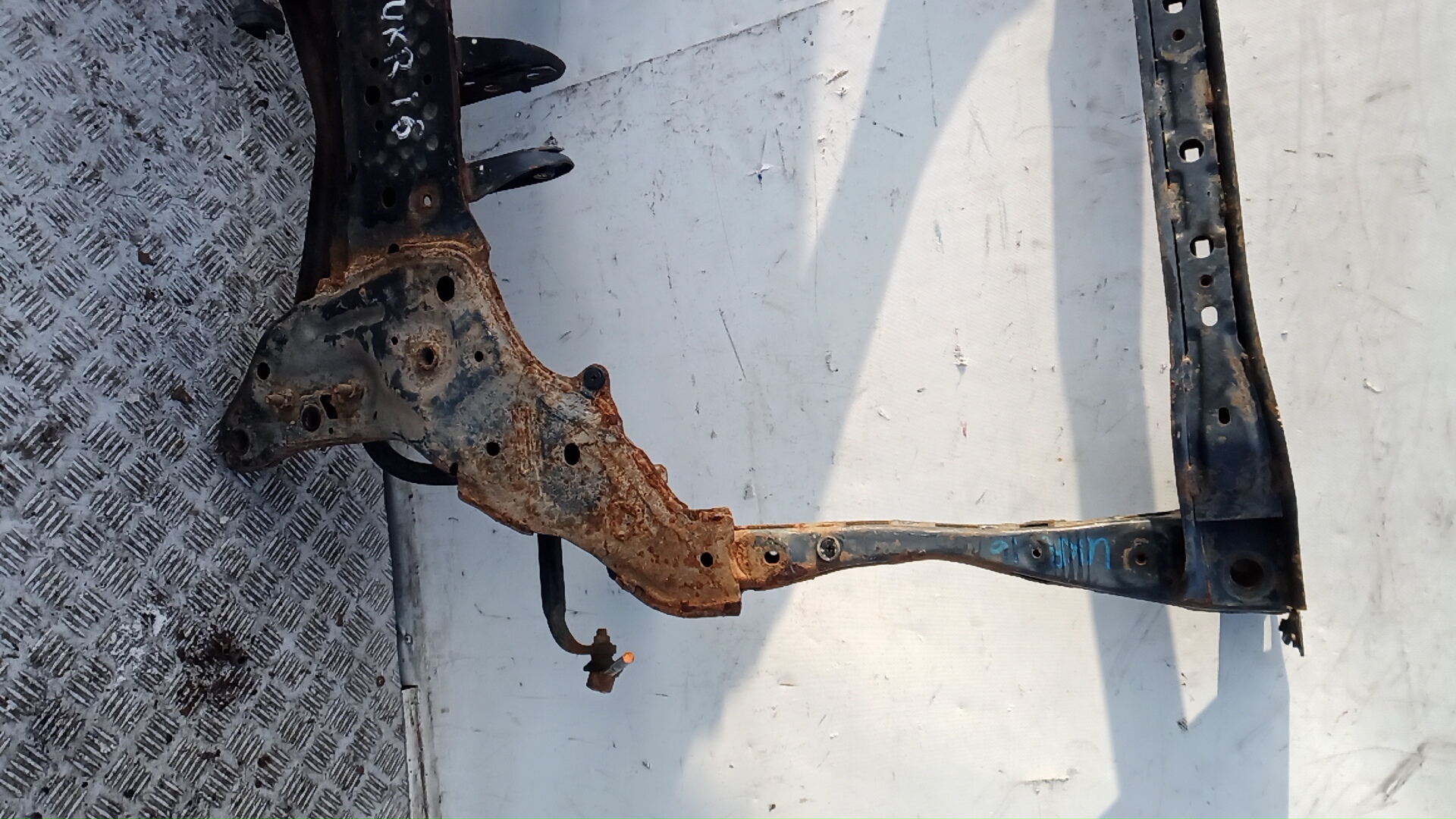 Балка передняя (крепление продольных тяг)