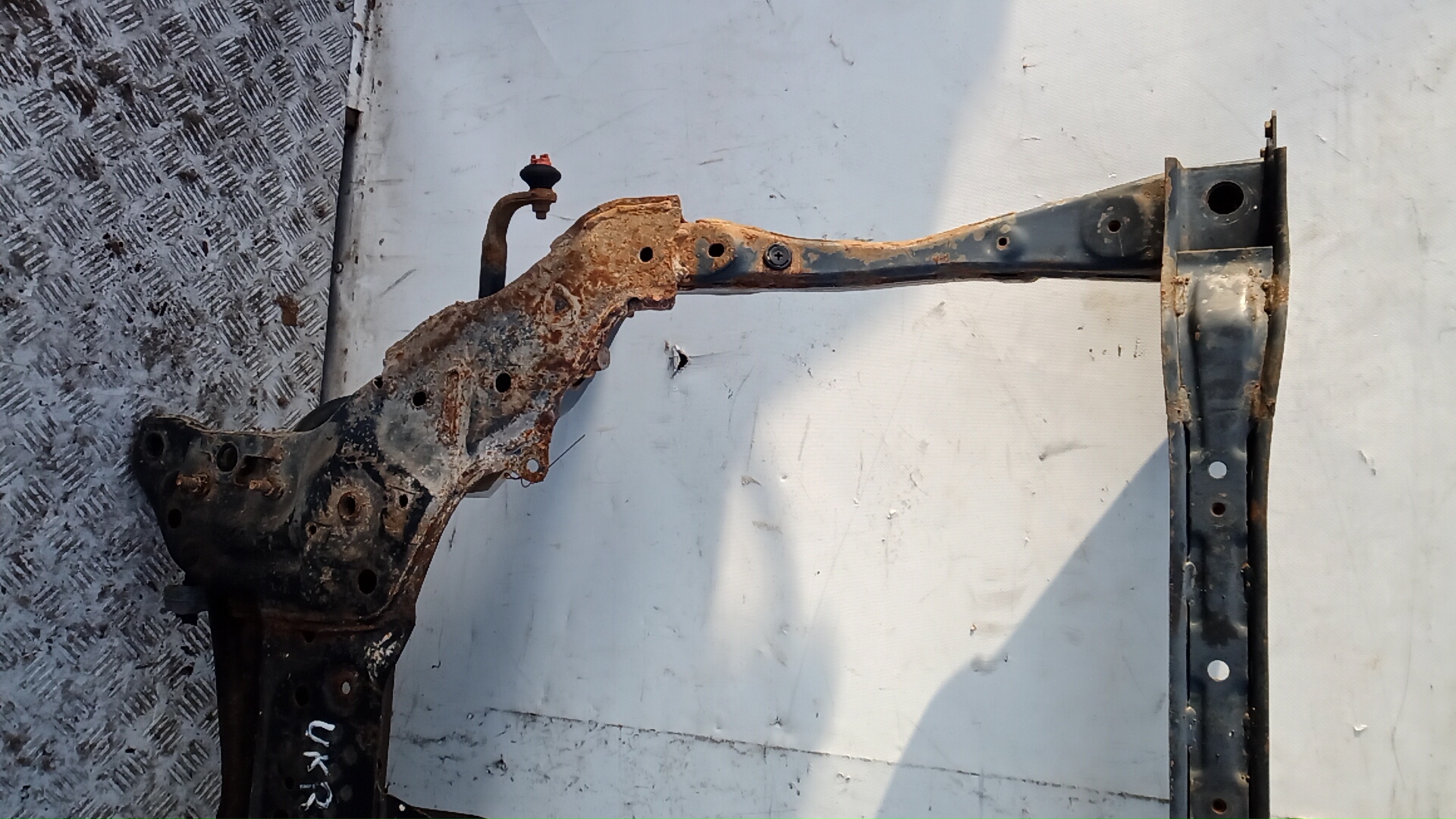 Балка передняя (крепление продольных тяг)