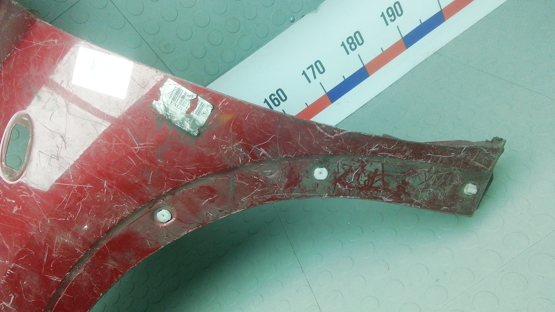 Крыло переднее левое