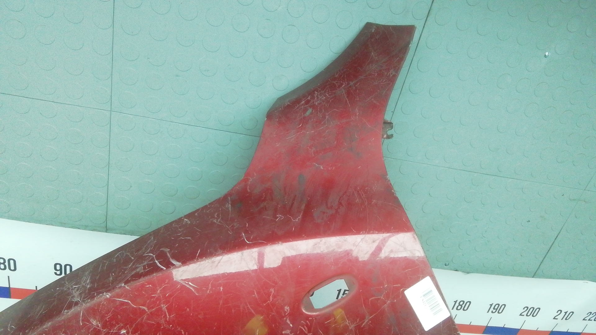 Крыло переднее левое