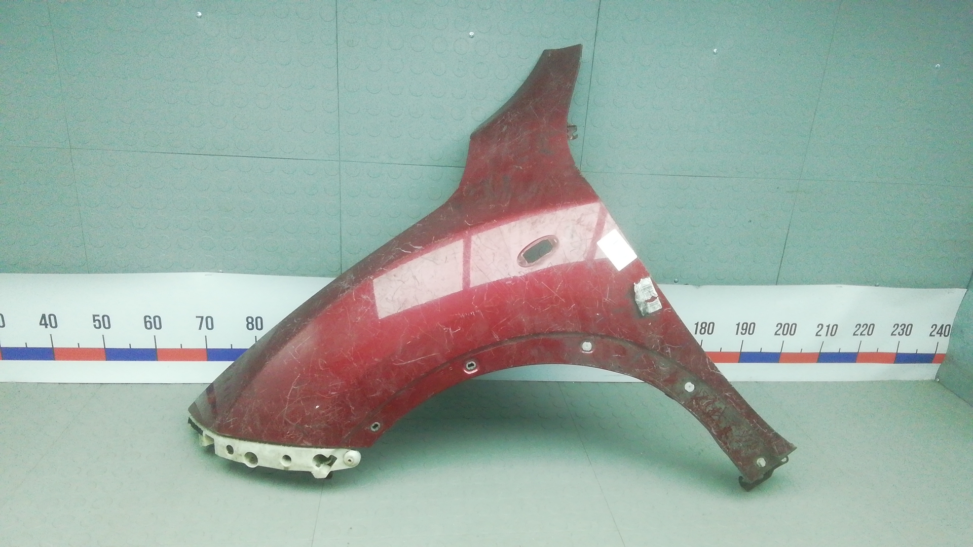 Крыло переднее левое