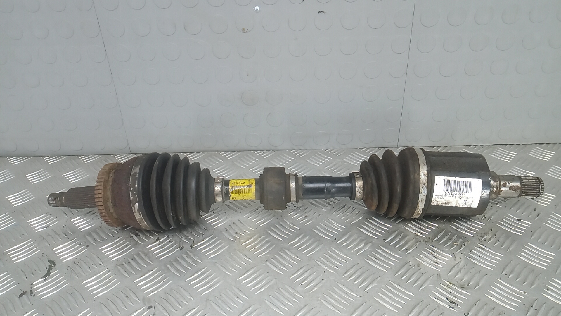 Полуось передняя левая