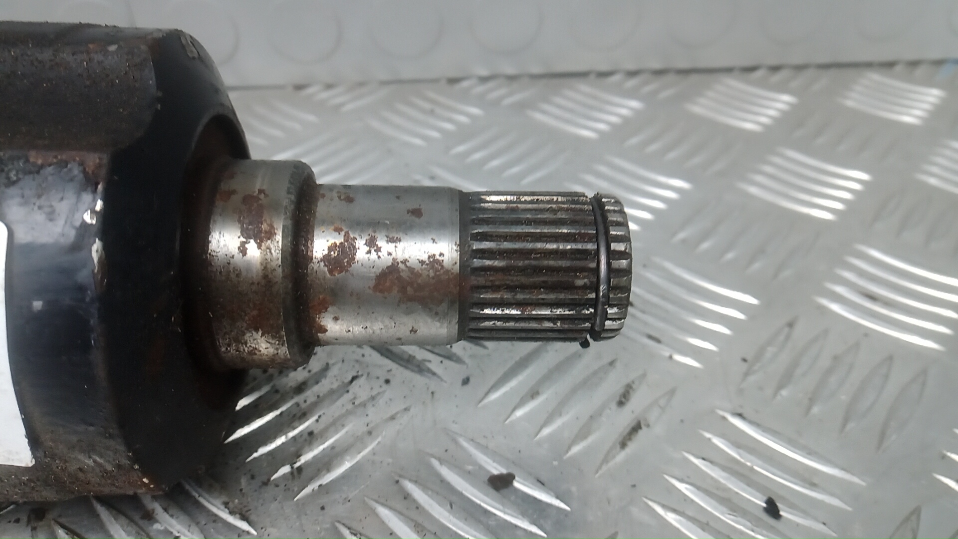 Полуось передняя левая