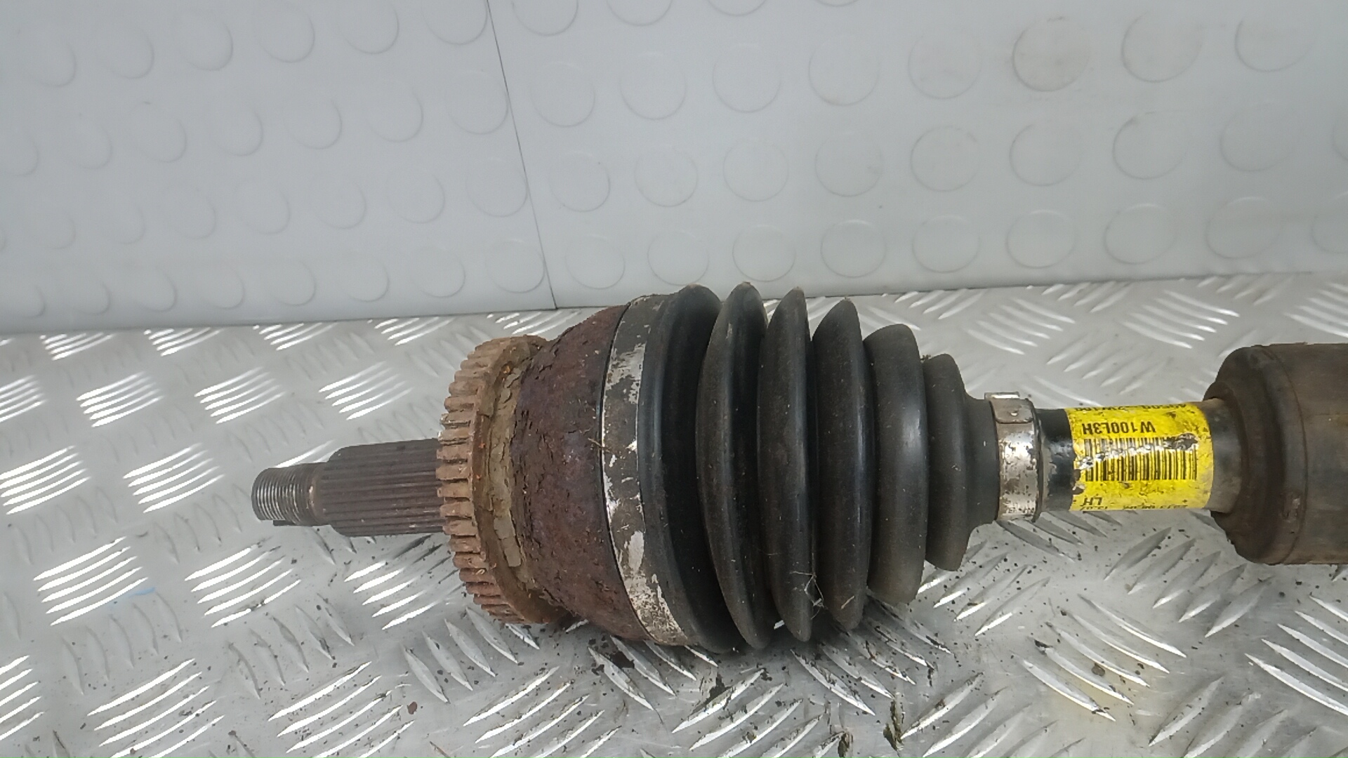 Полуось передняя левая