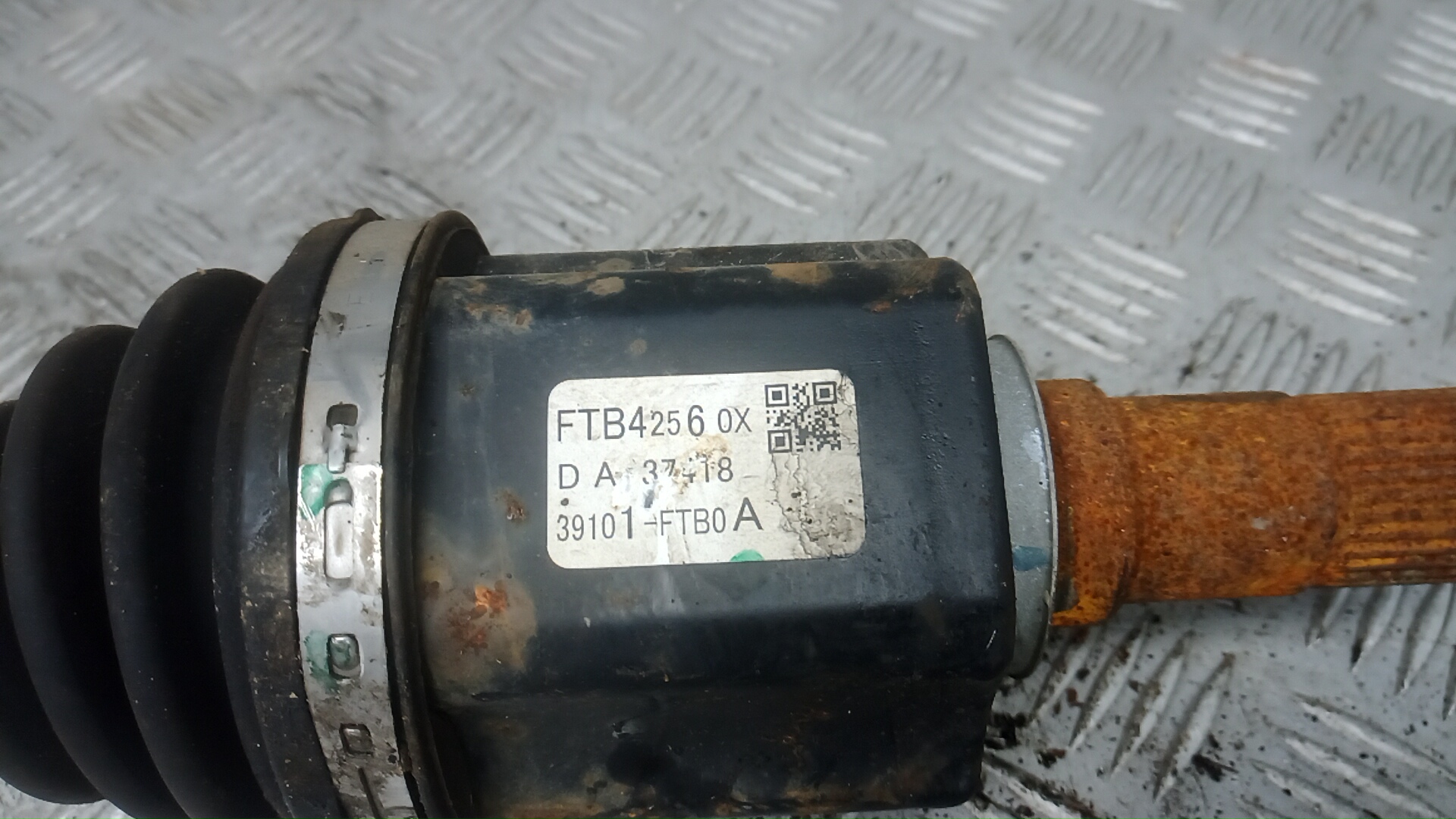 Полуось передняя левая