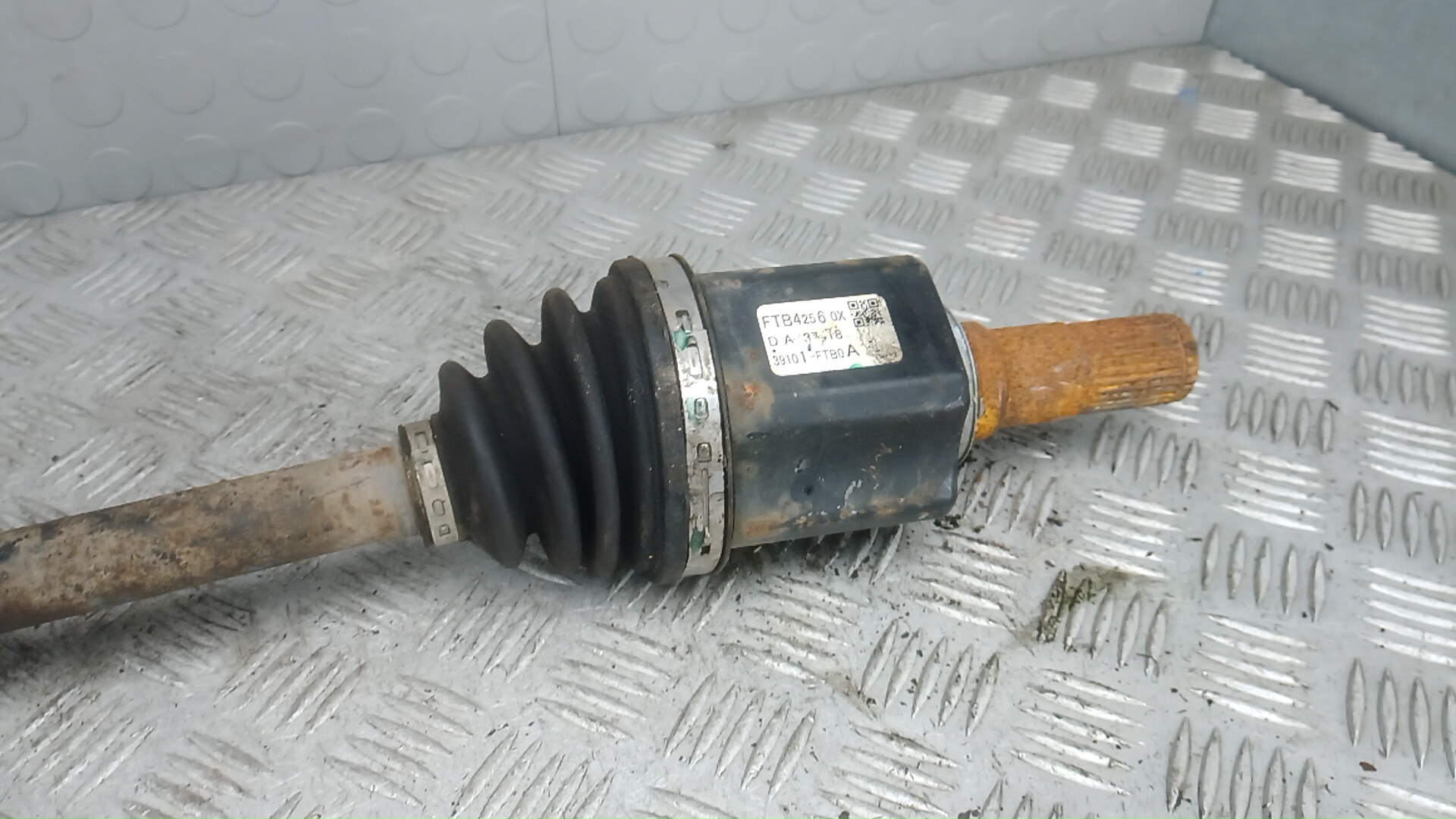 Полуось передняя левая