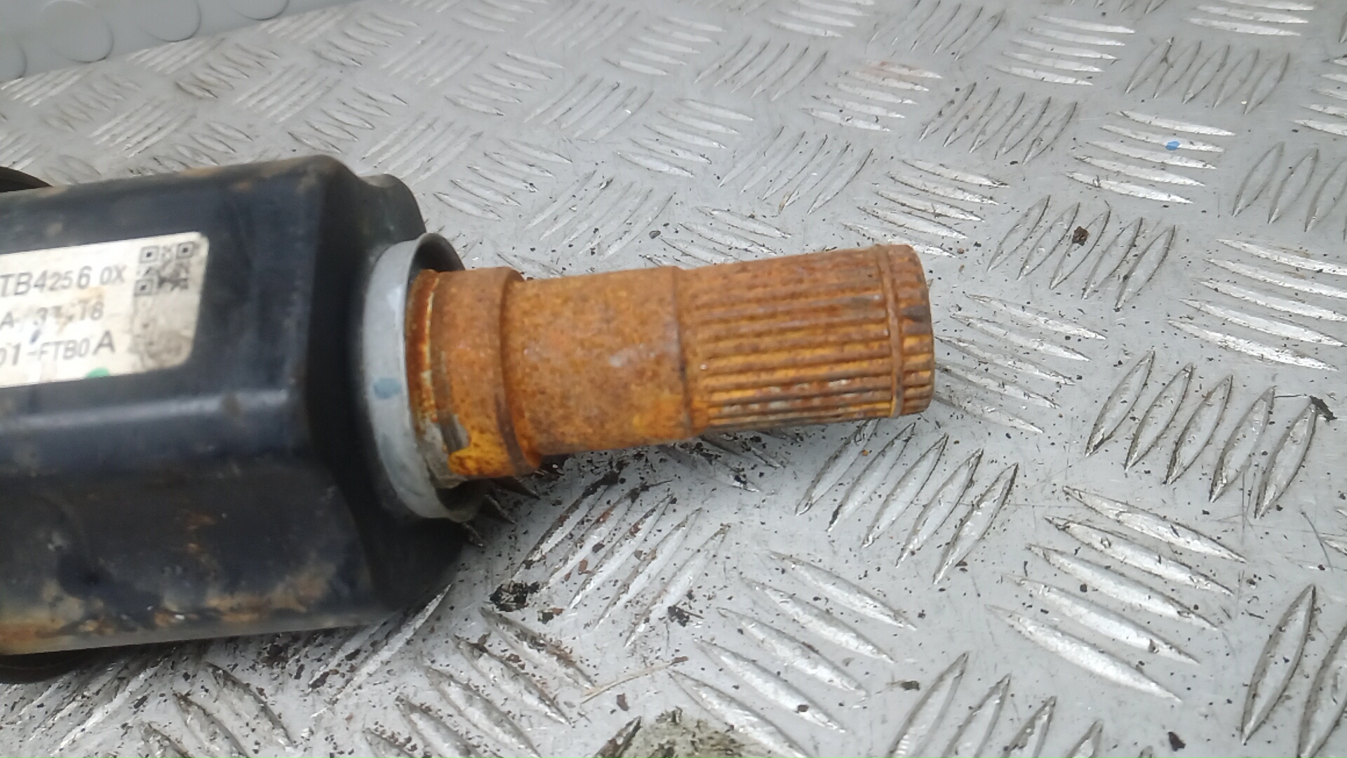 Полуось передняя левая