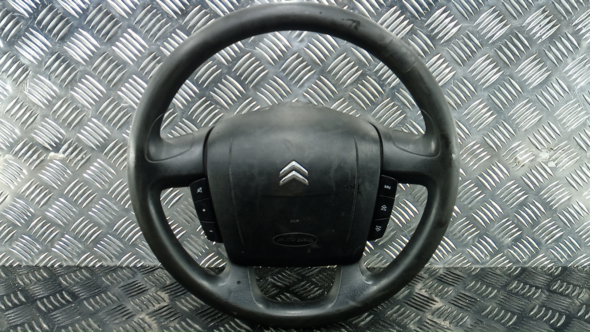 Рулевое колесо (руль)