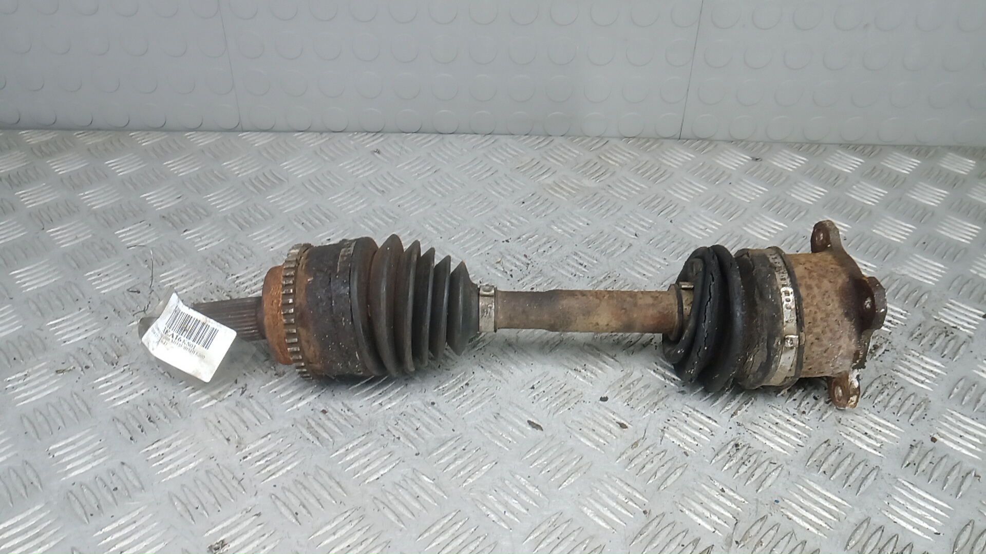 Полуось передняя левая