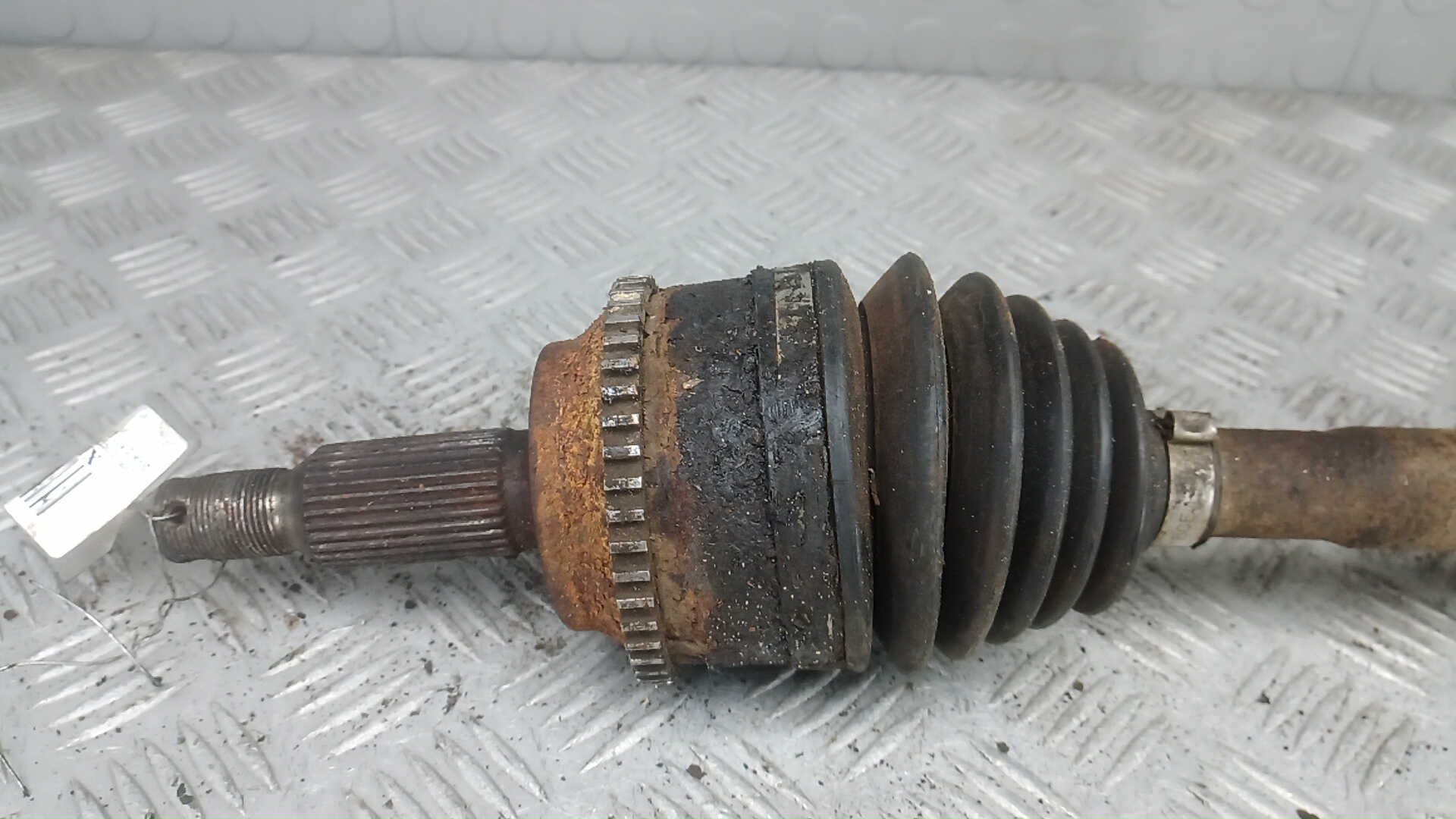 Полуось передняя левая