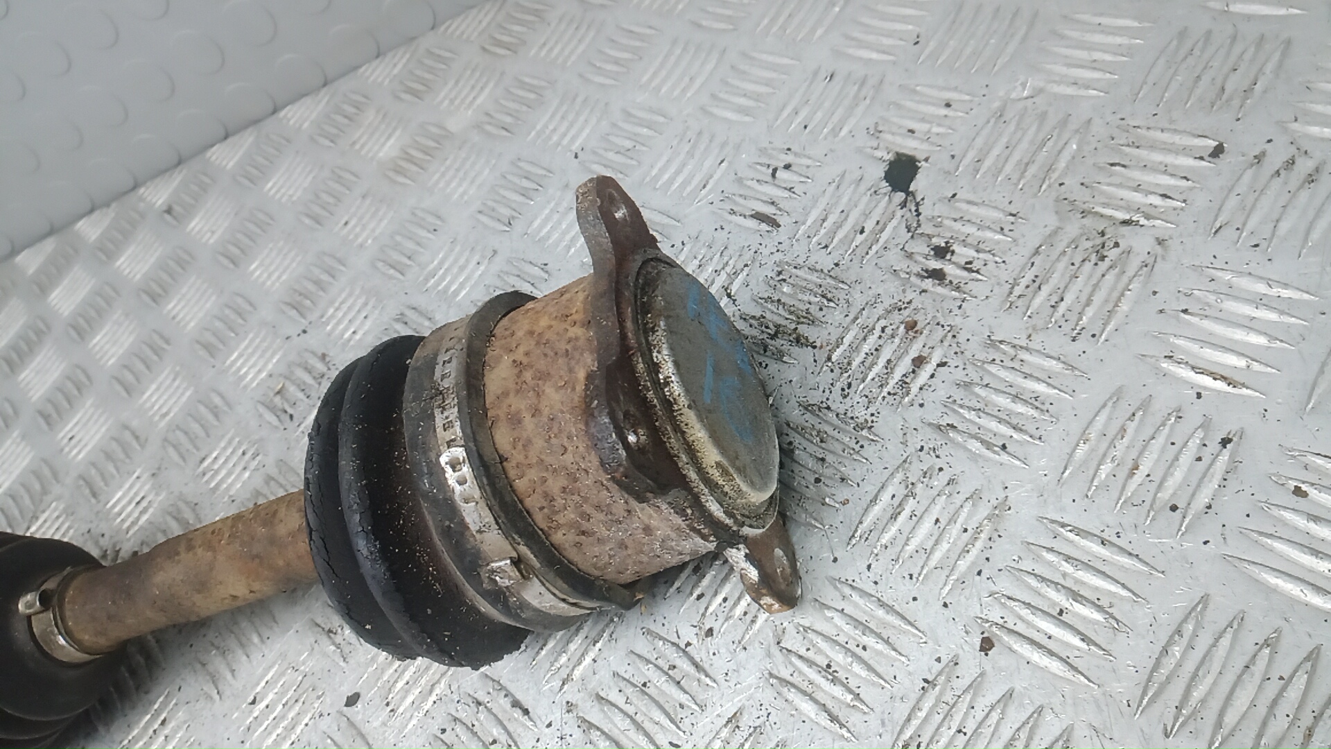 Полуось передняя левая