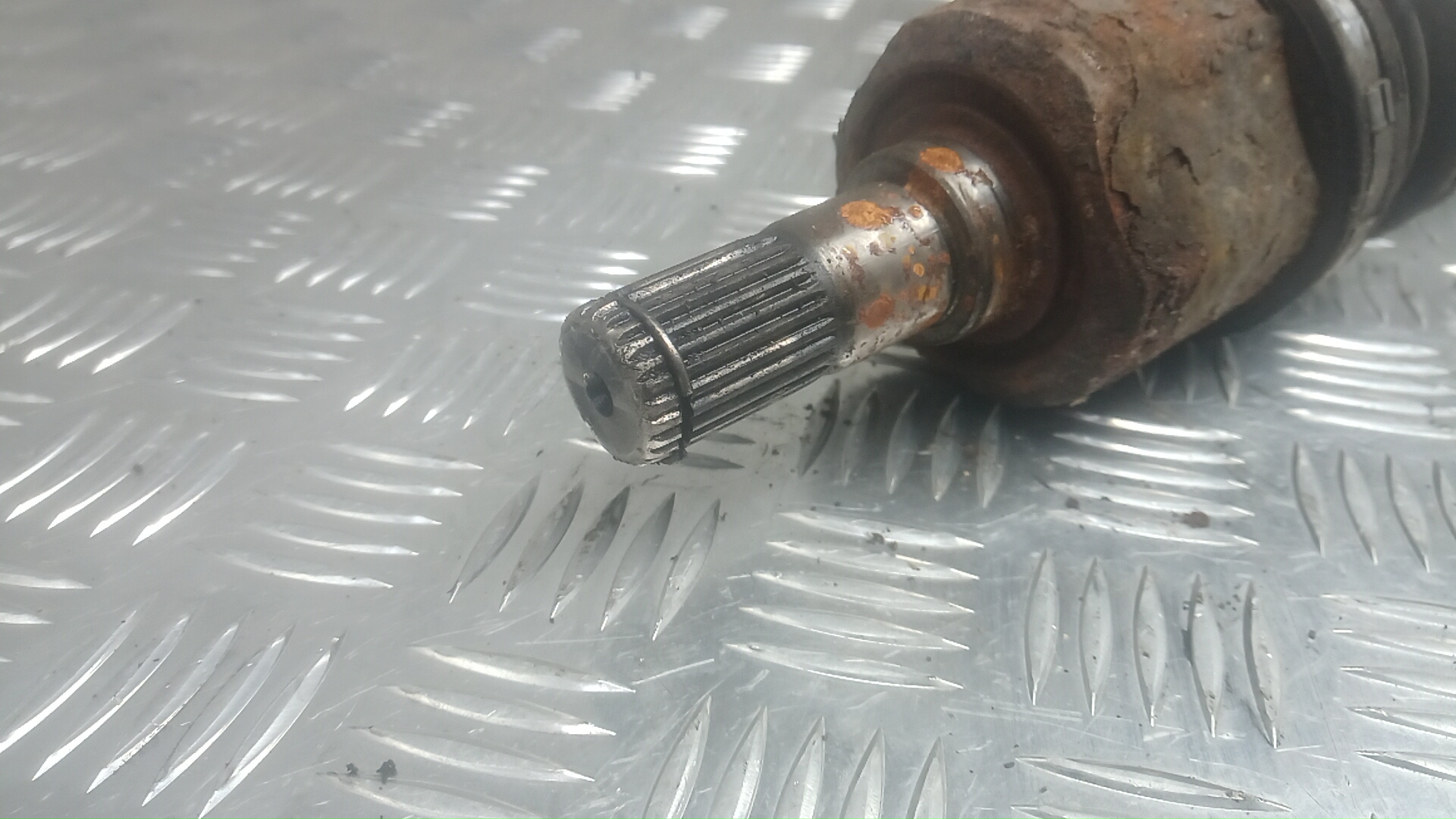 Полуось задняя правая