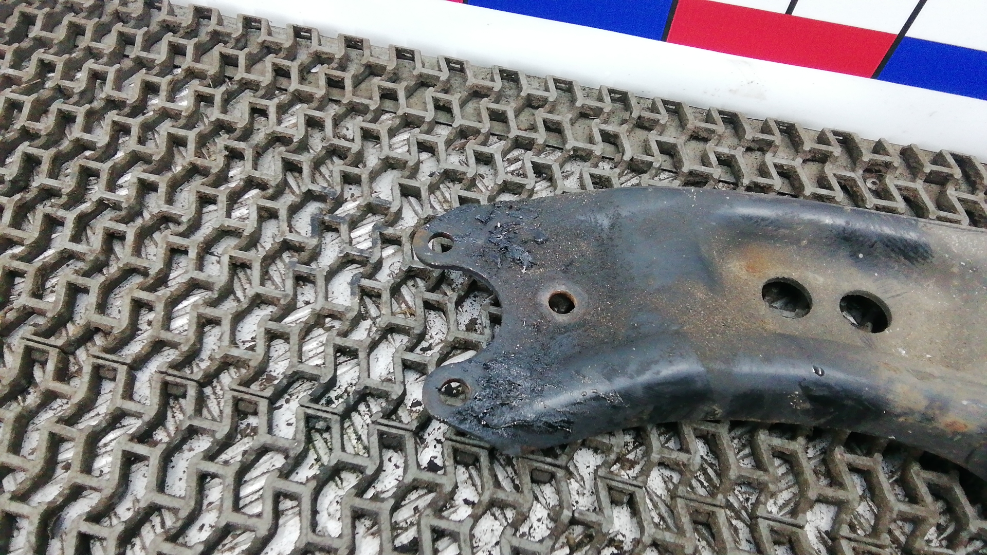 Рычаг передний нижний левый