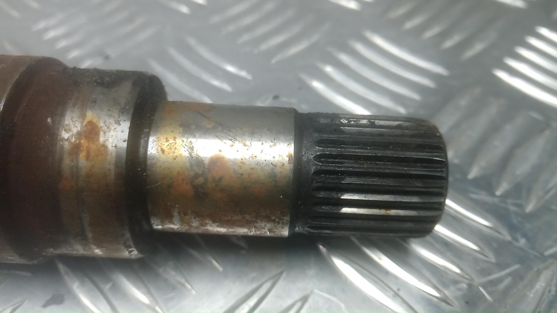 Полуось передняя правая