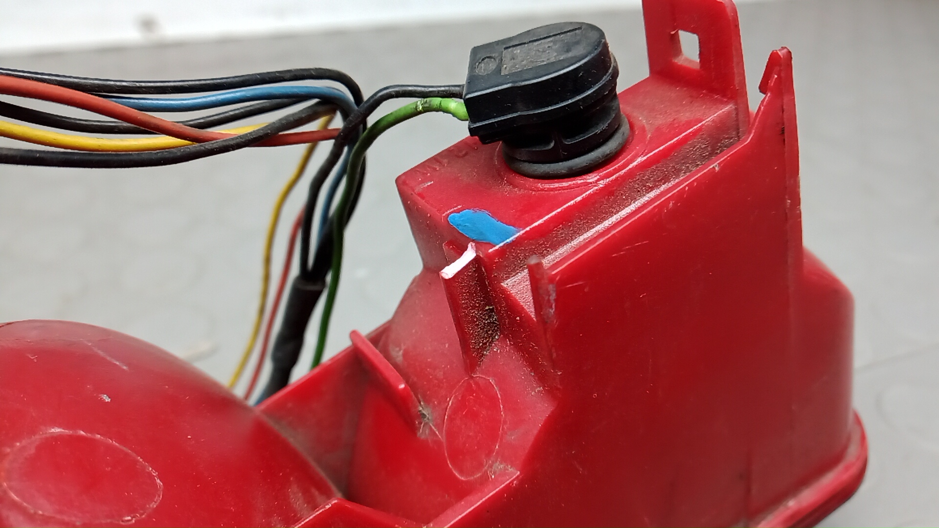 Фонарь задний в бампер левый