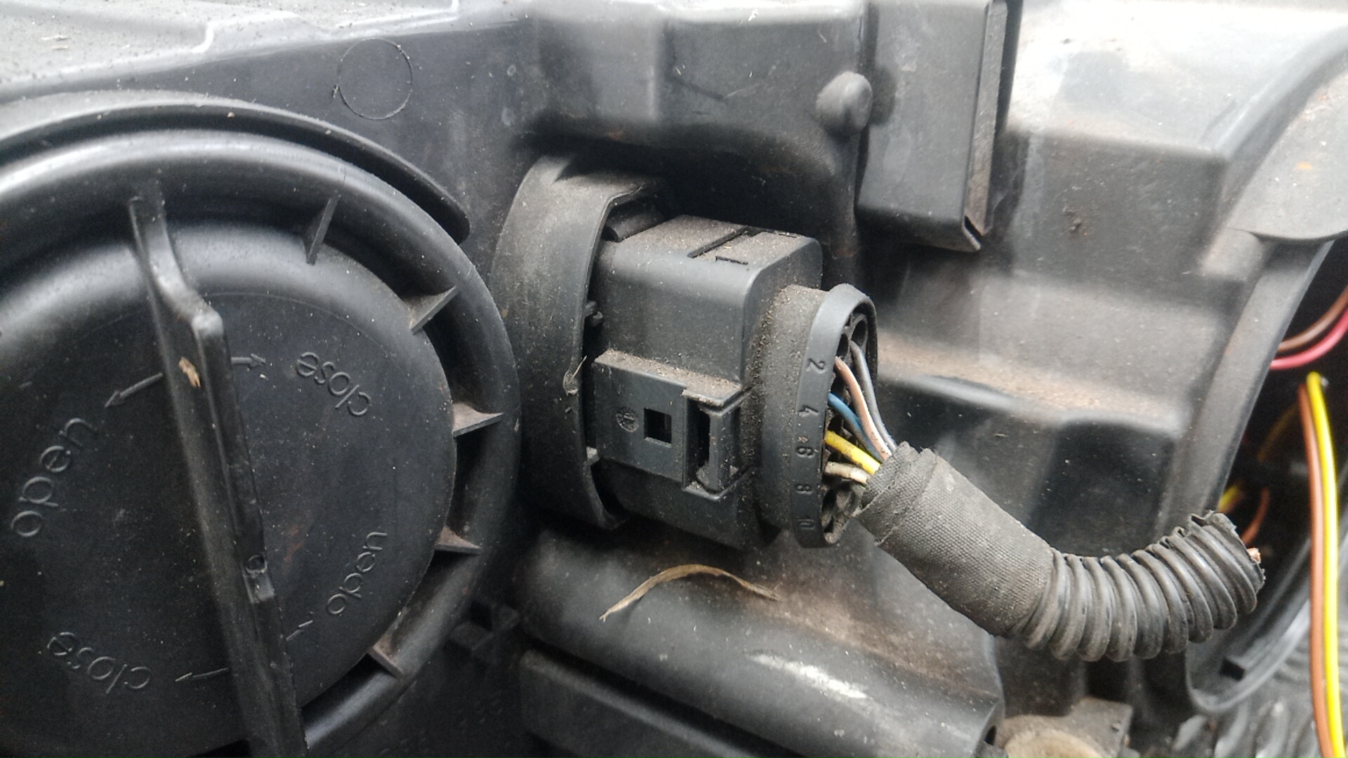 Фара правая