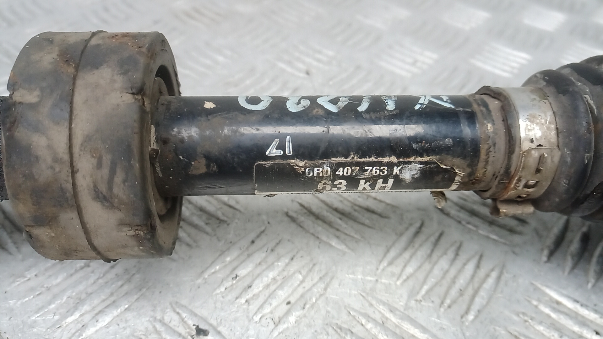 Полуось передняя левая