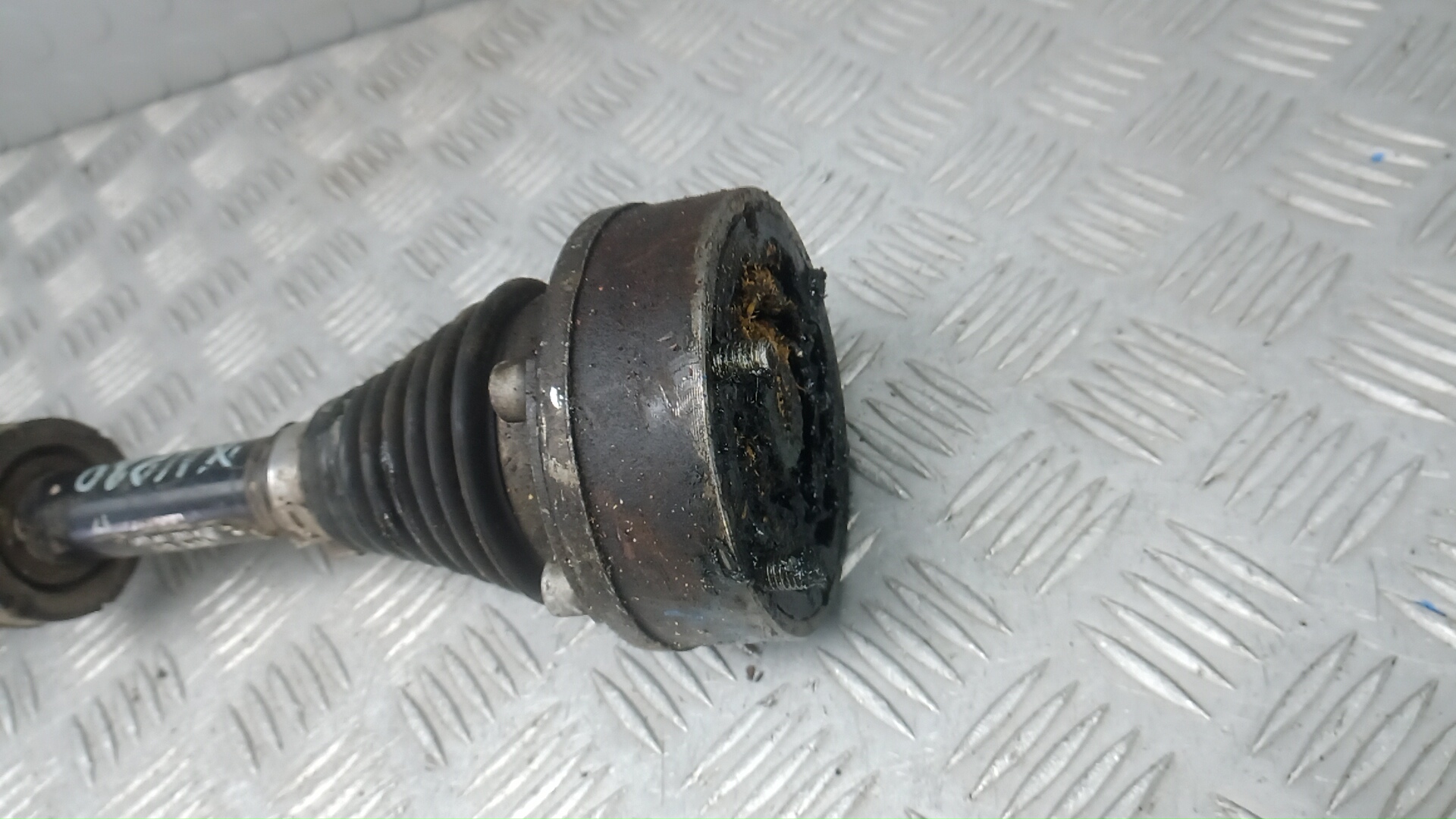 Полуось передняя левая