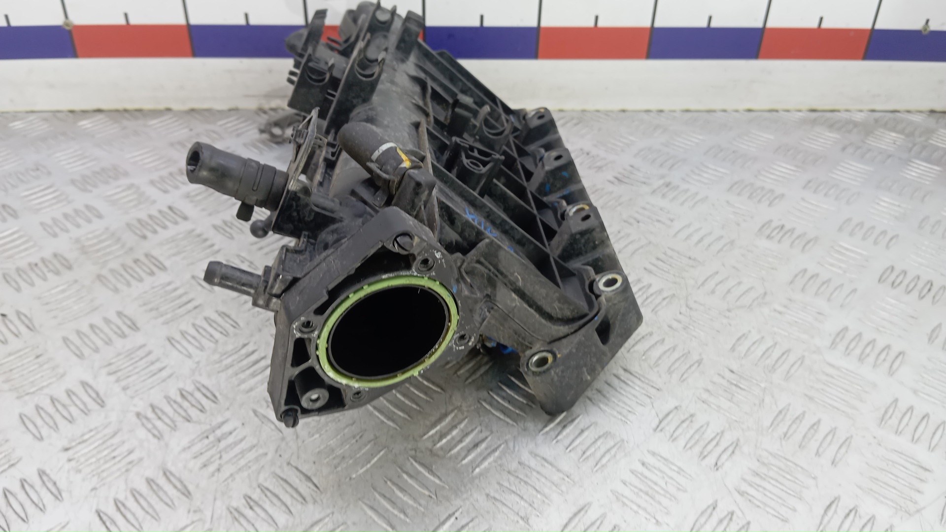 Коллектор впускной