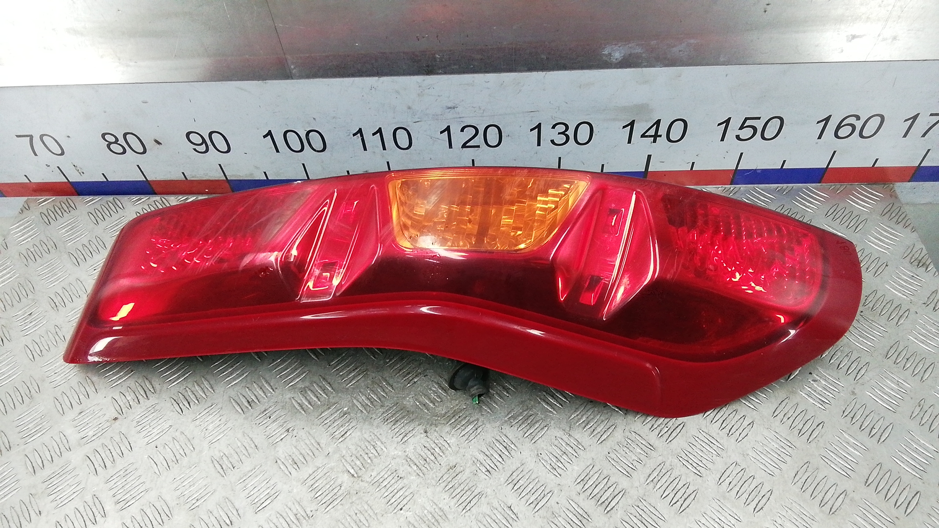 Фонарь задний левый