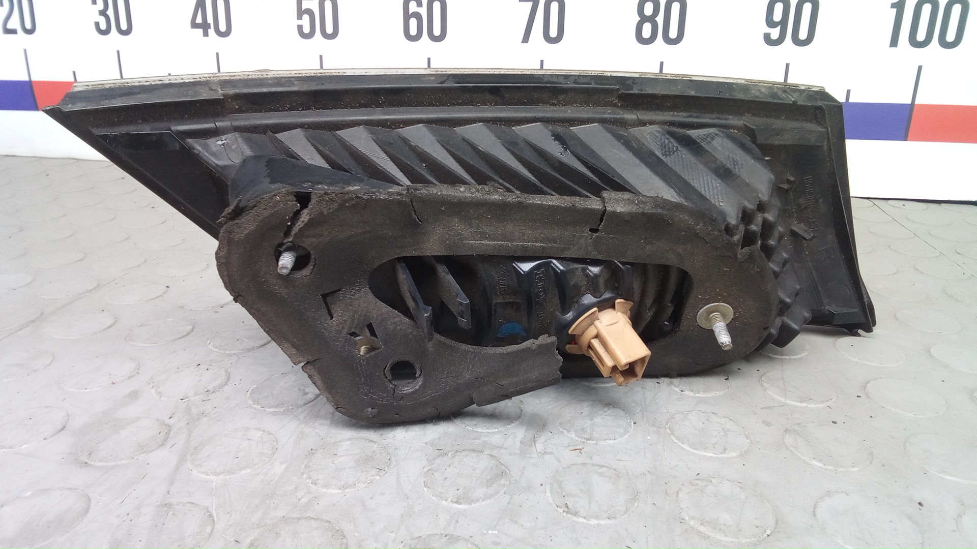 Фонарь задний внутренний правый