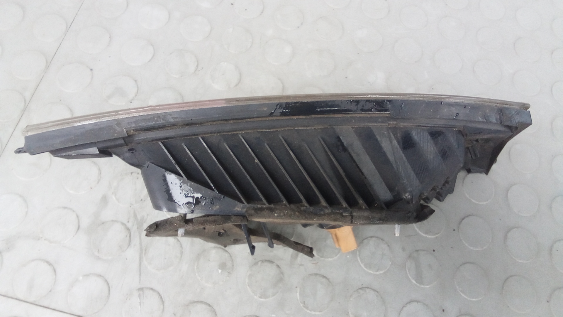 Фонарь задний внутренний правый