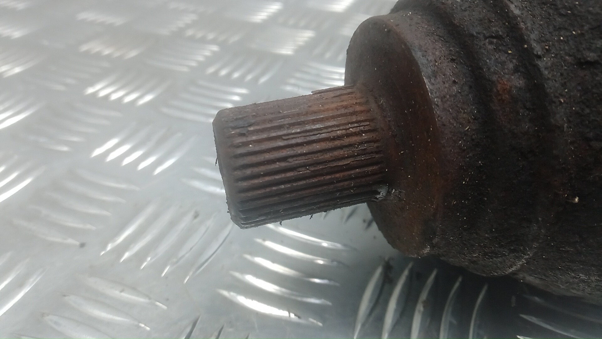 Полуось передняя правая