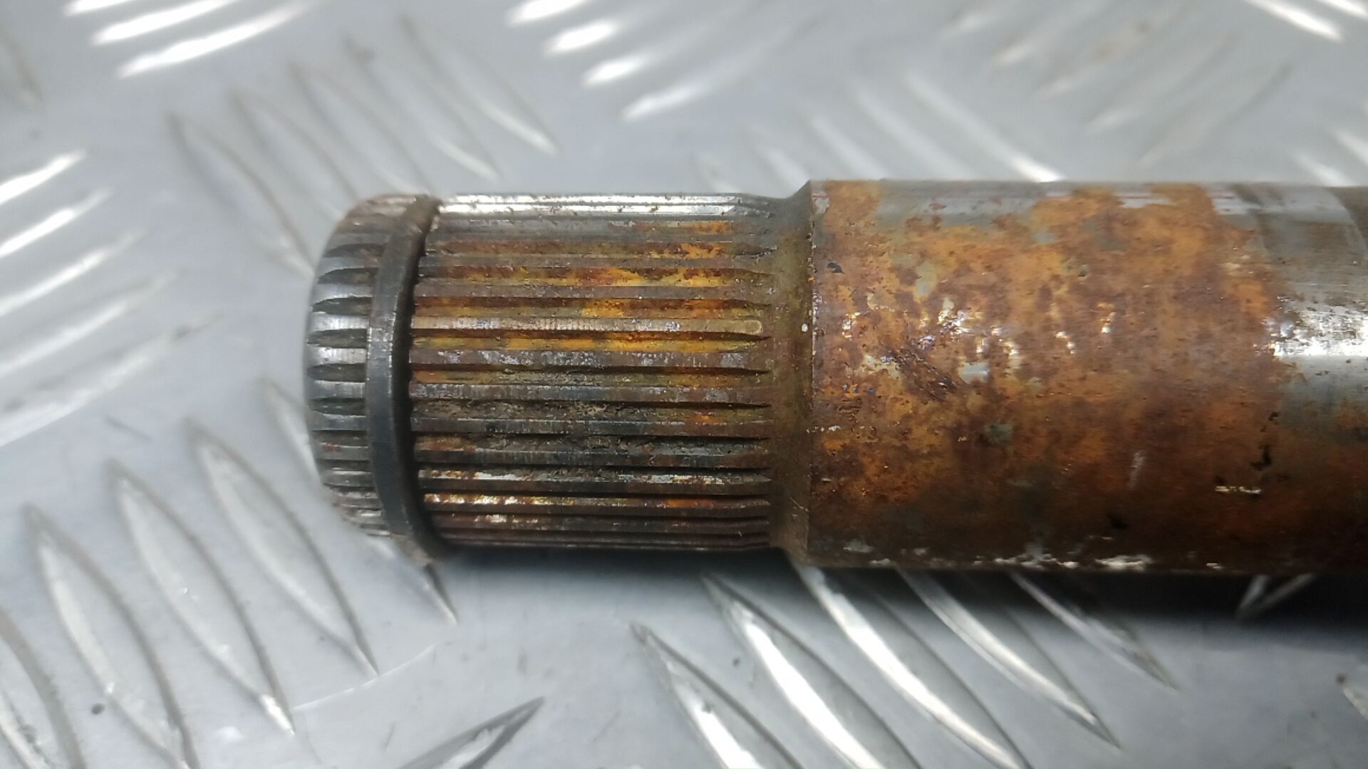 Полуось передняя правая