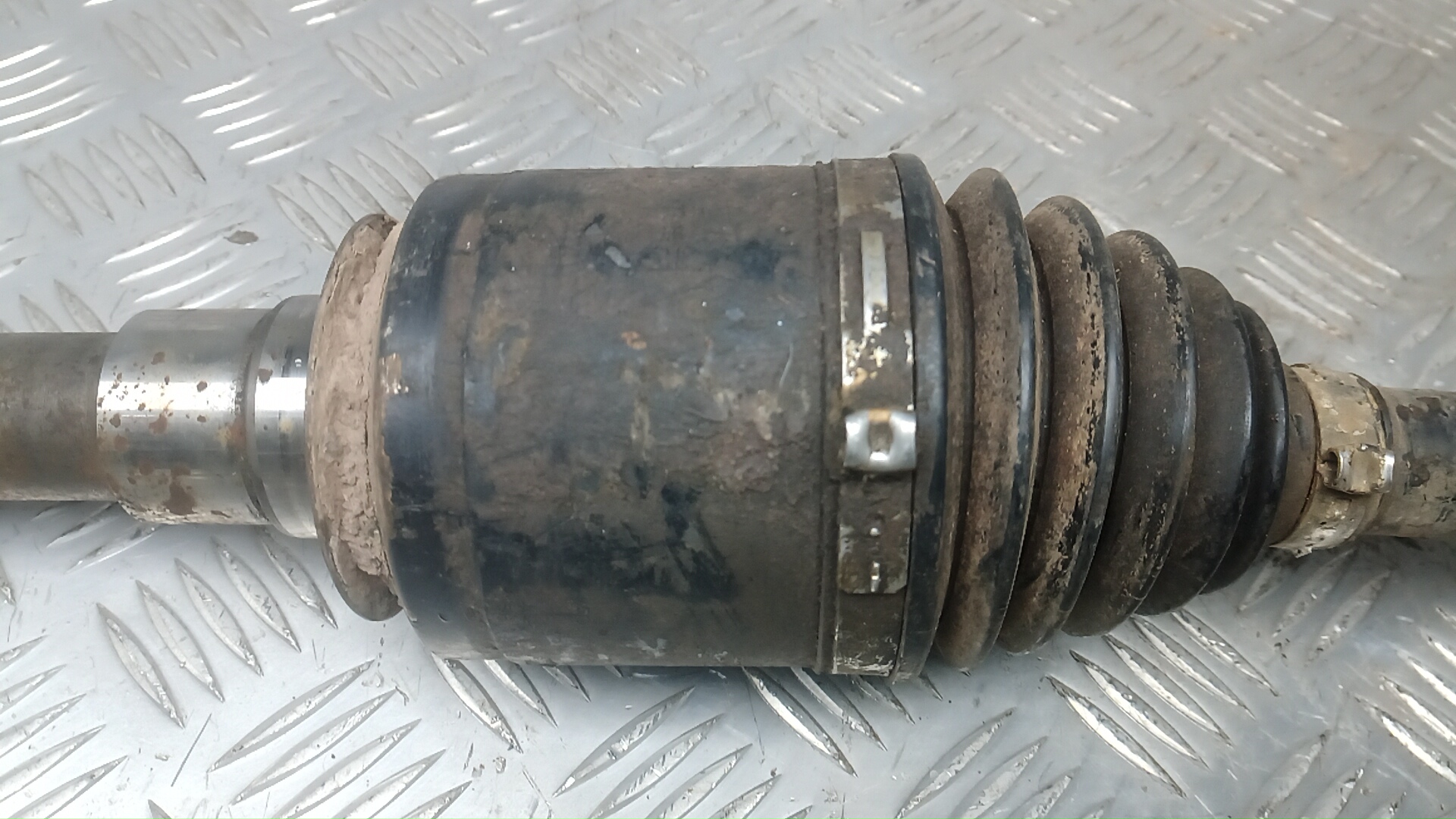 Полуось передняя правая