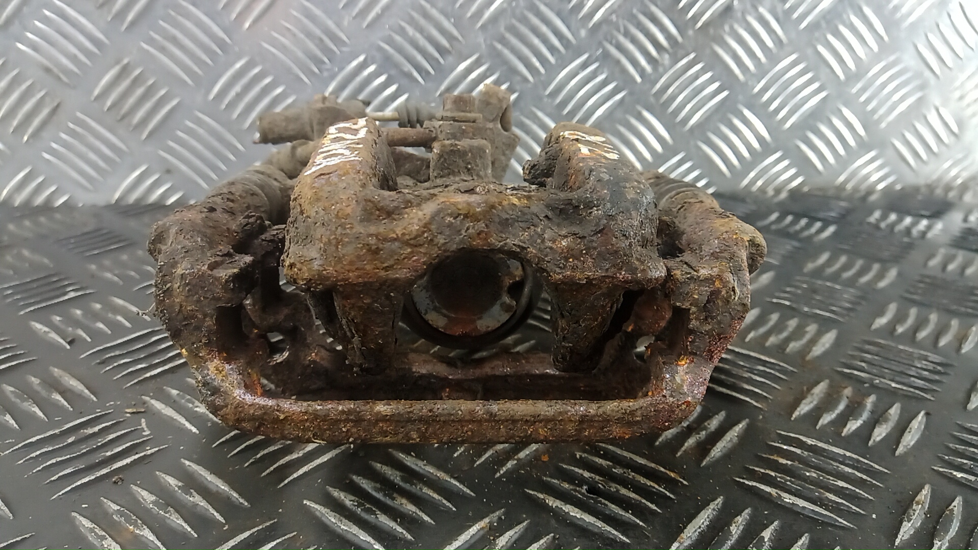 Суппорт задний правый