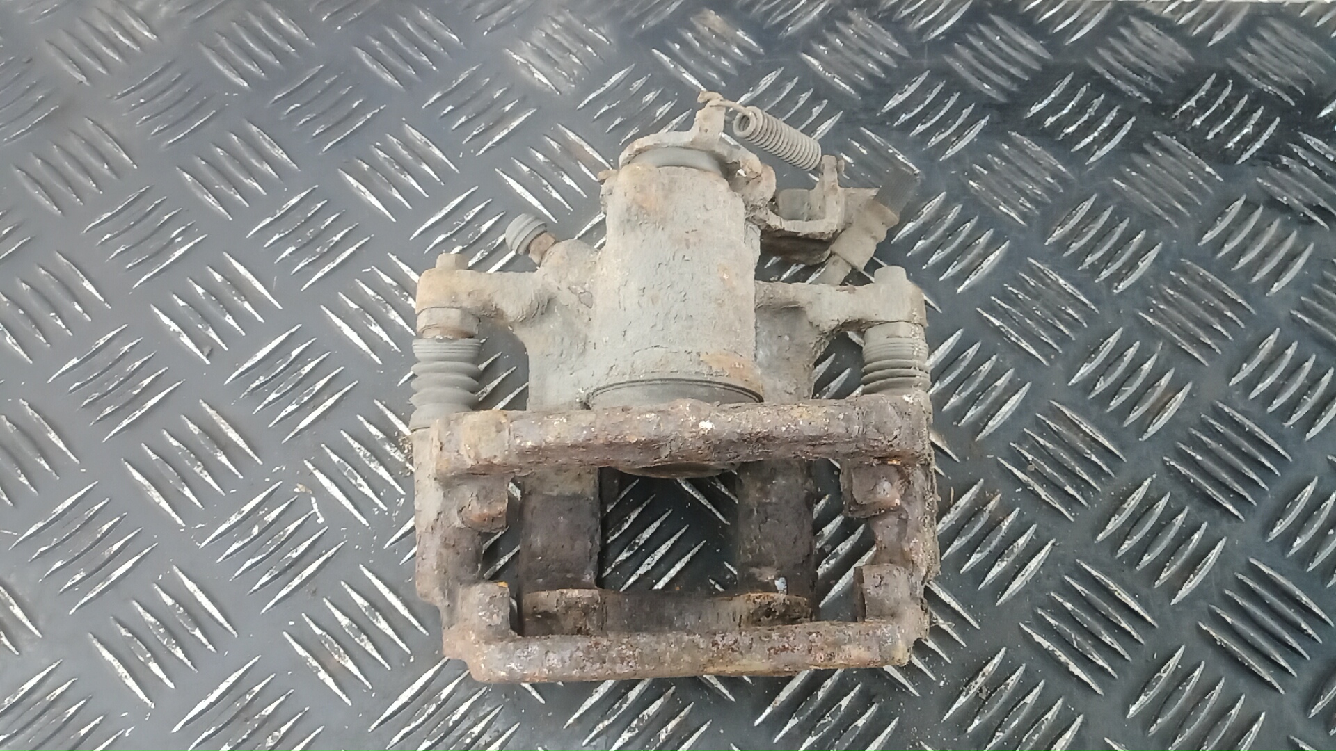 Суппорт задний правый