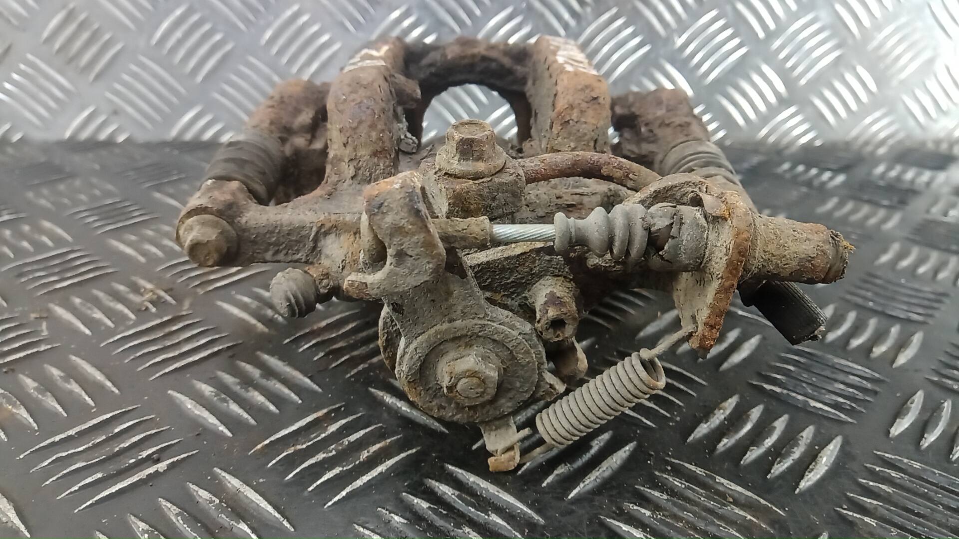 Суппорт задний правый