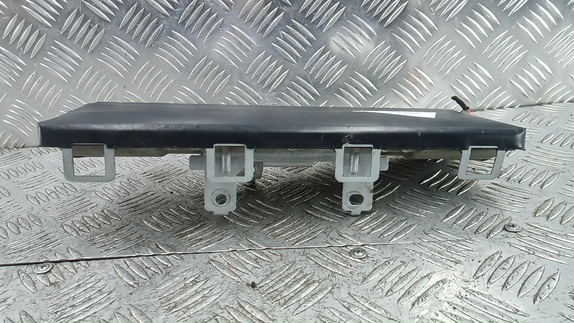 Подушка безопасности пассажирская (в торпедо)