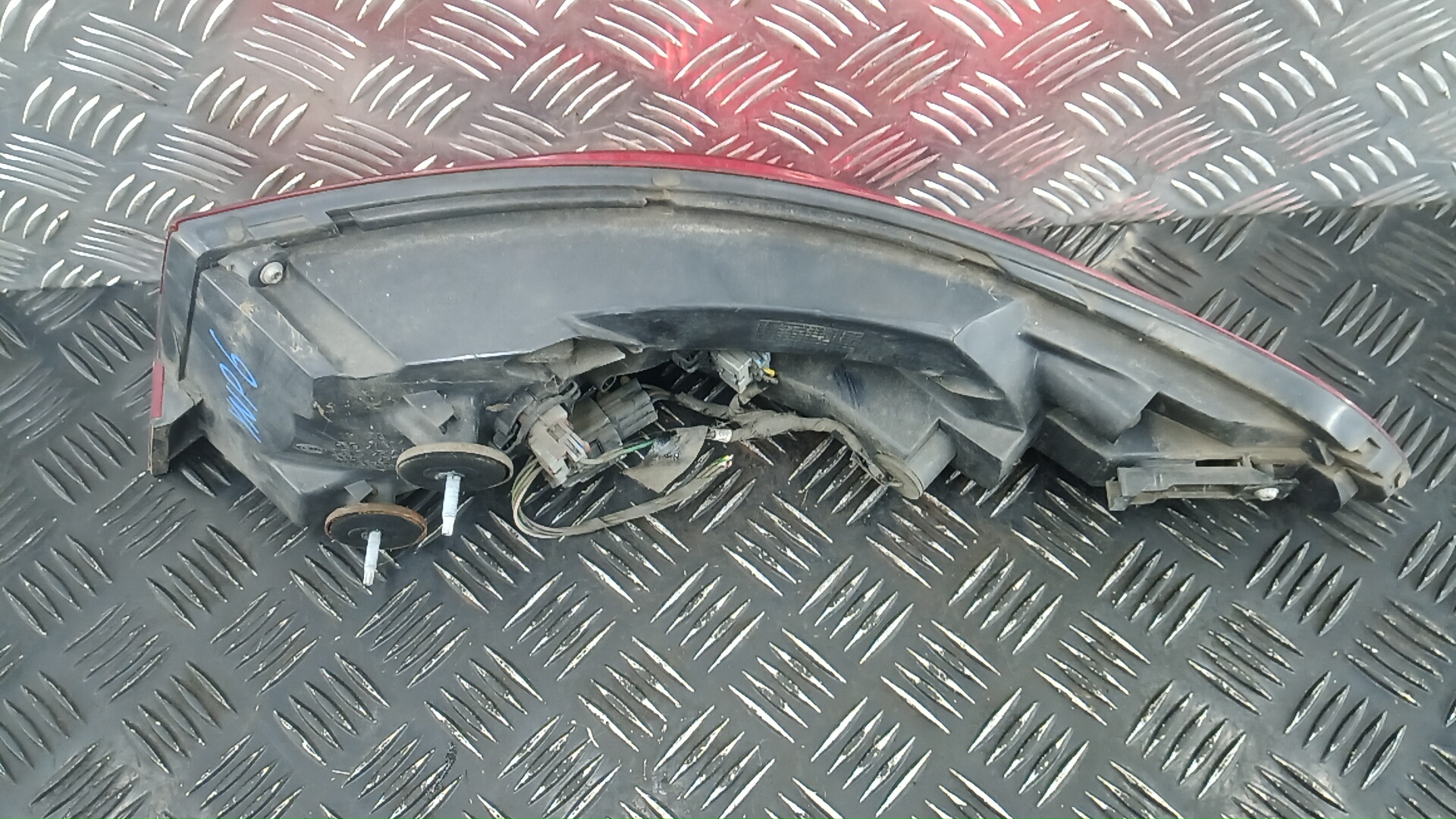 Фонарь задний левый