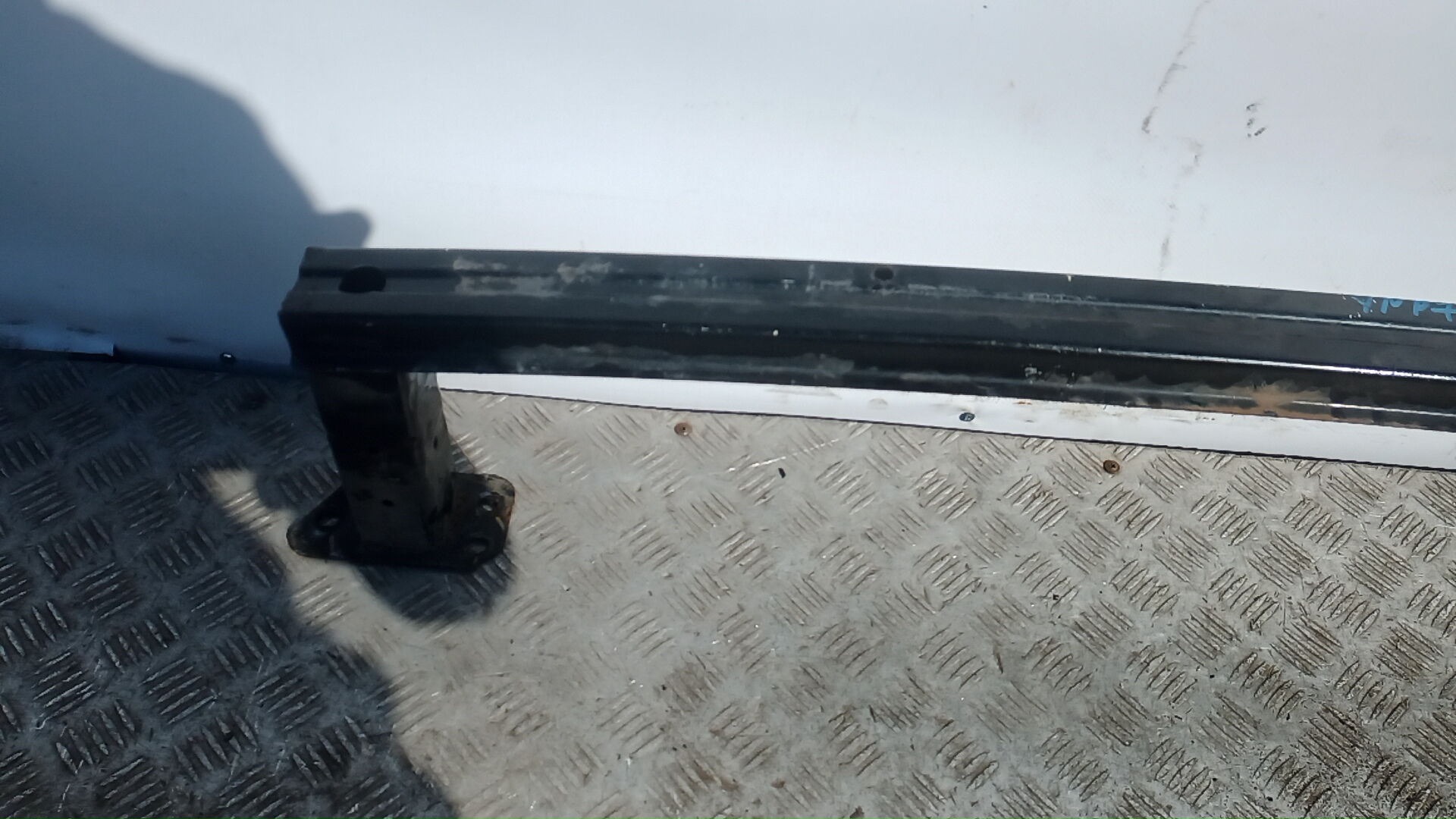 Кронштейн усилителя переднего бампера