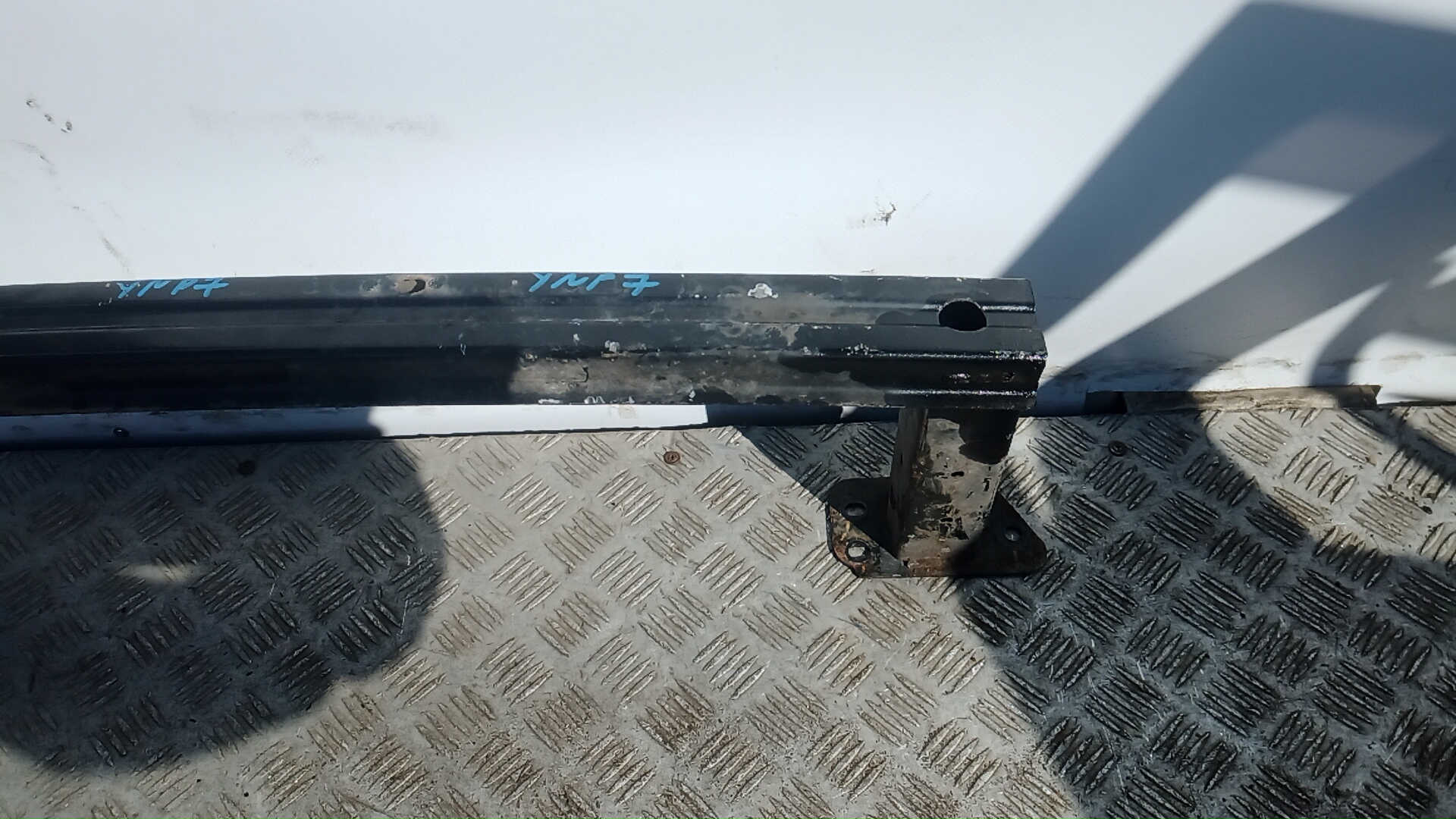 Кронштейн усилителя переднего бампера