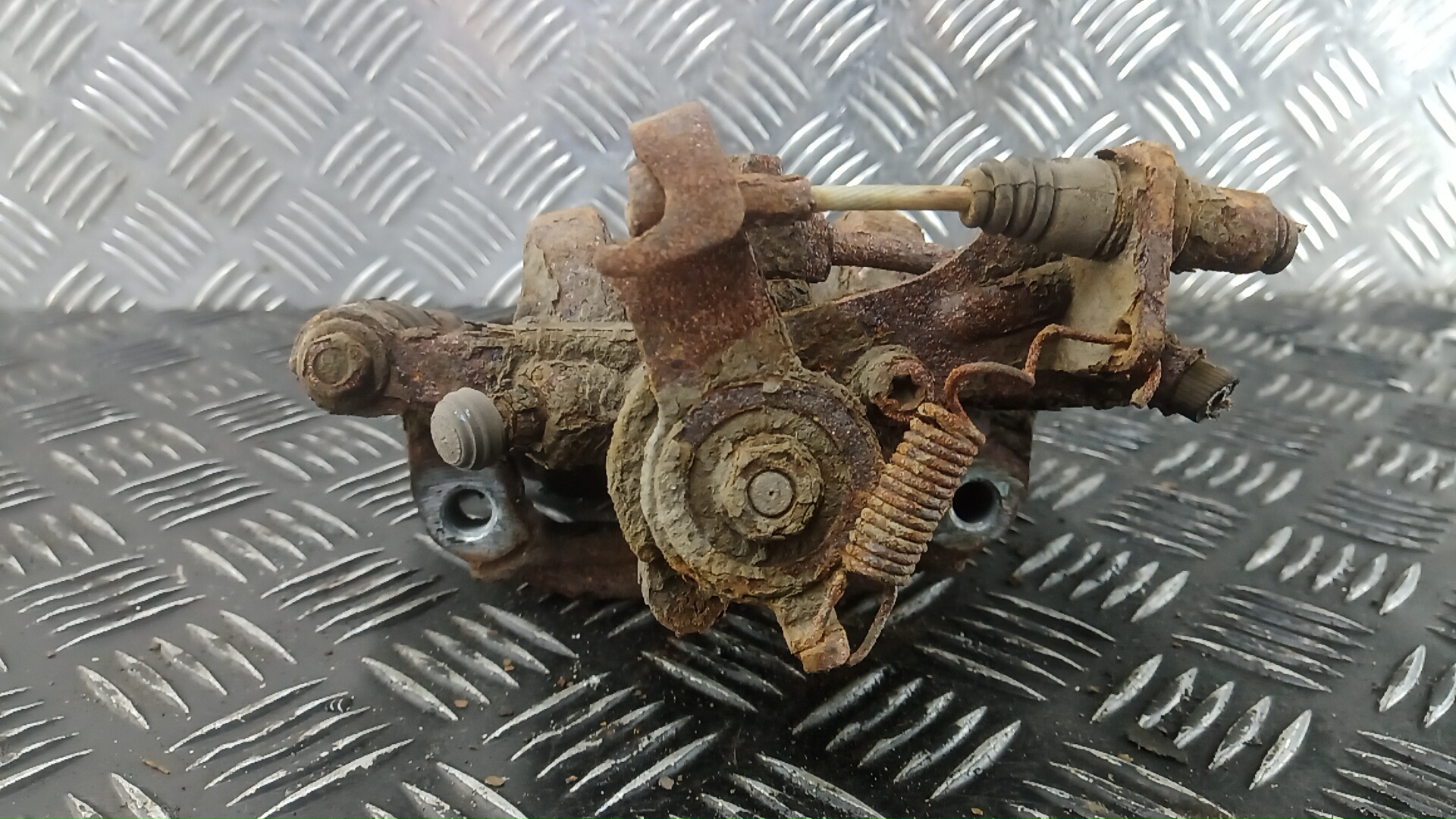 Суппорт задний правый