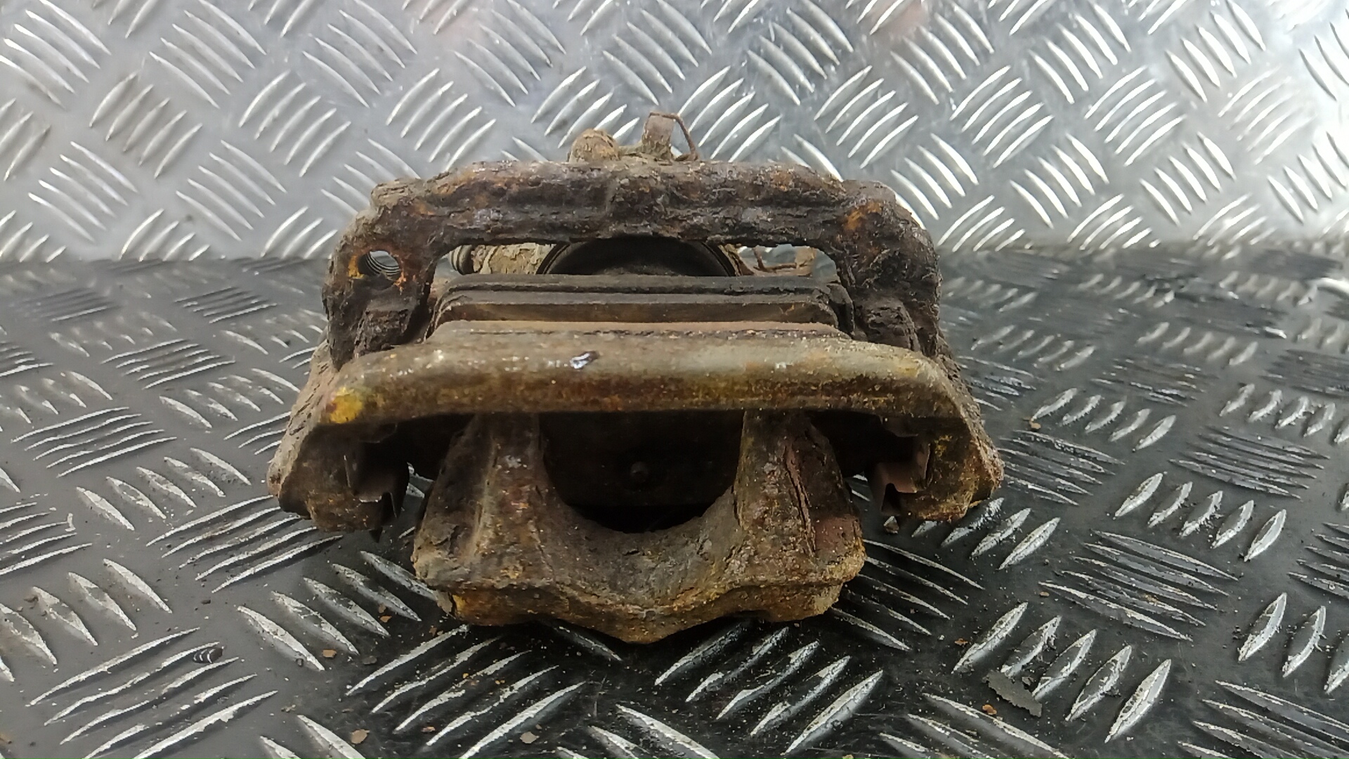 Суппорт задний правый