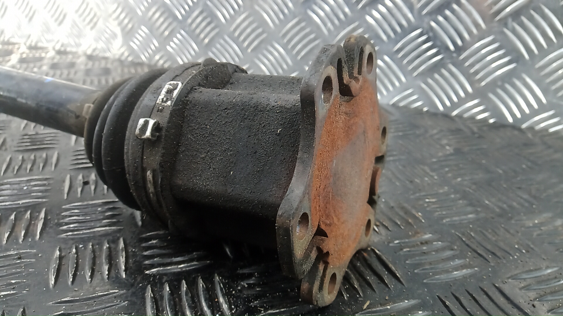 Полуось передняя правая