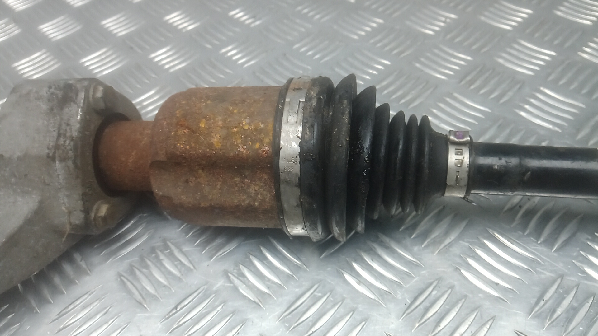 Полуось передняя правая