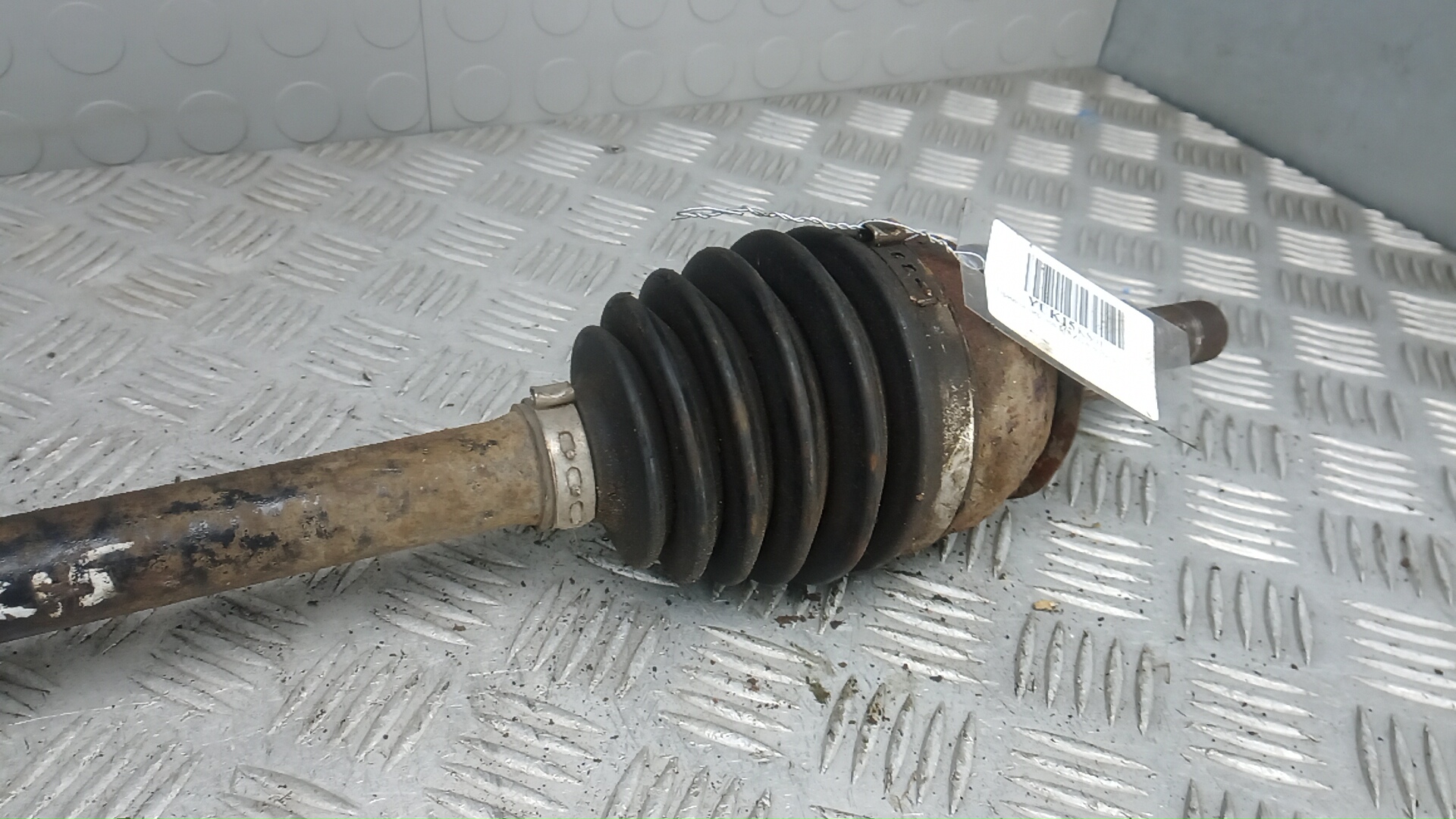 Полуось передняя левая