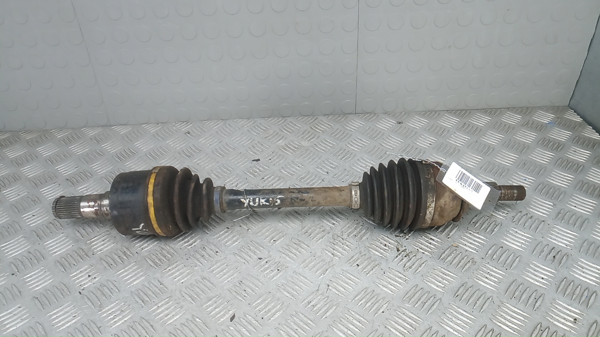 Полуось передняя левая