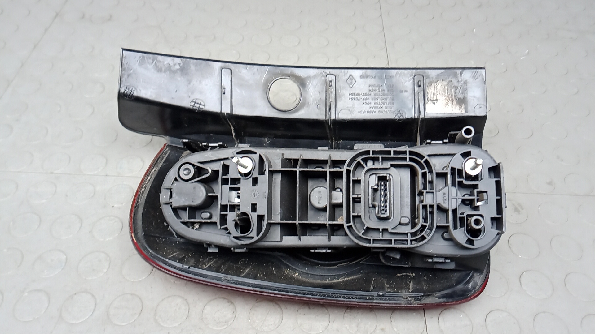 Фонарь задний правый