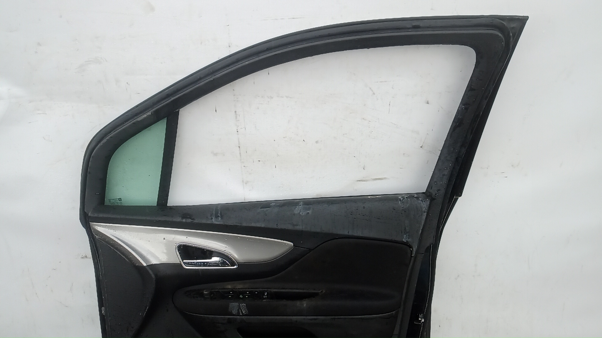 Дверь передняя правая