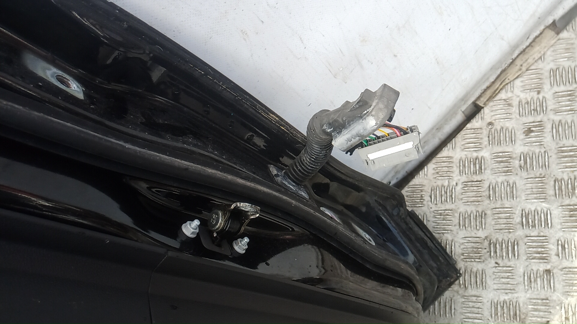 Дверь задняя левая