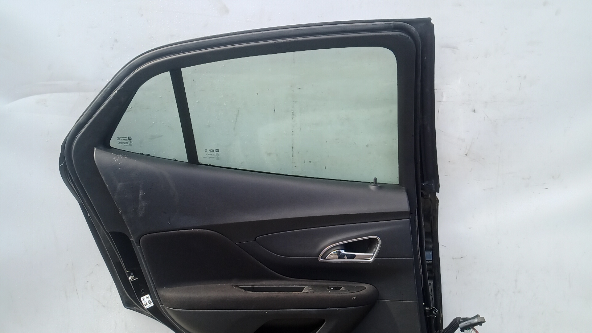 Дверь задняя левая