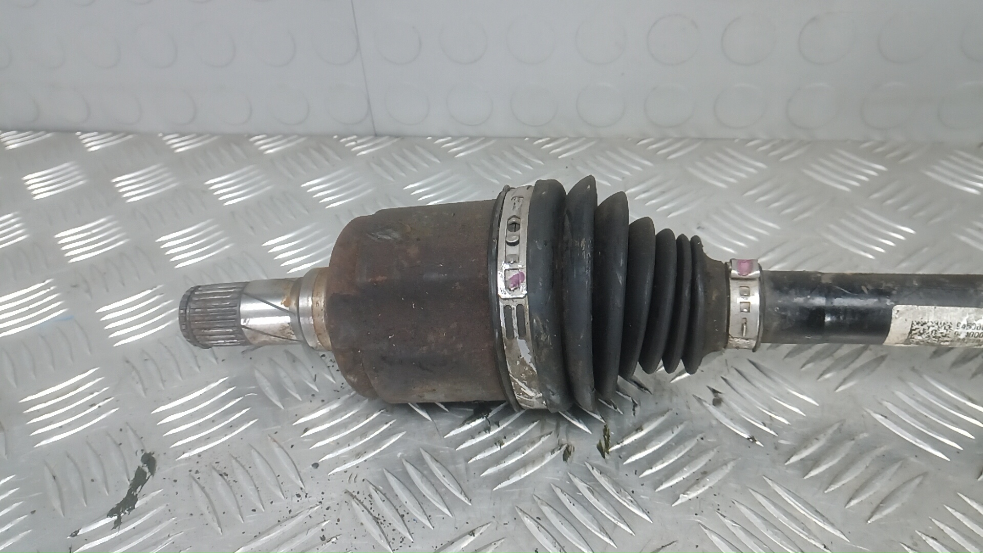 Полуось передняя левая