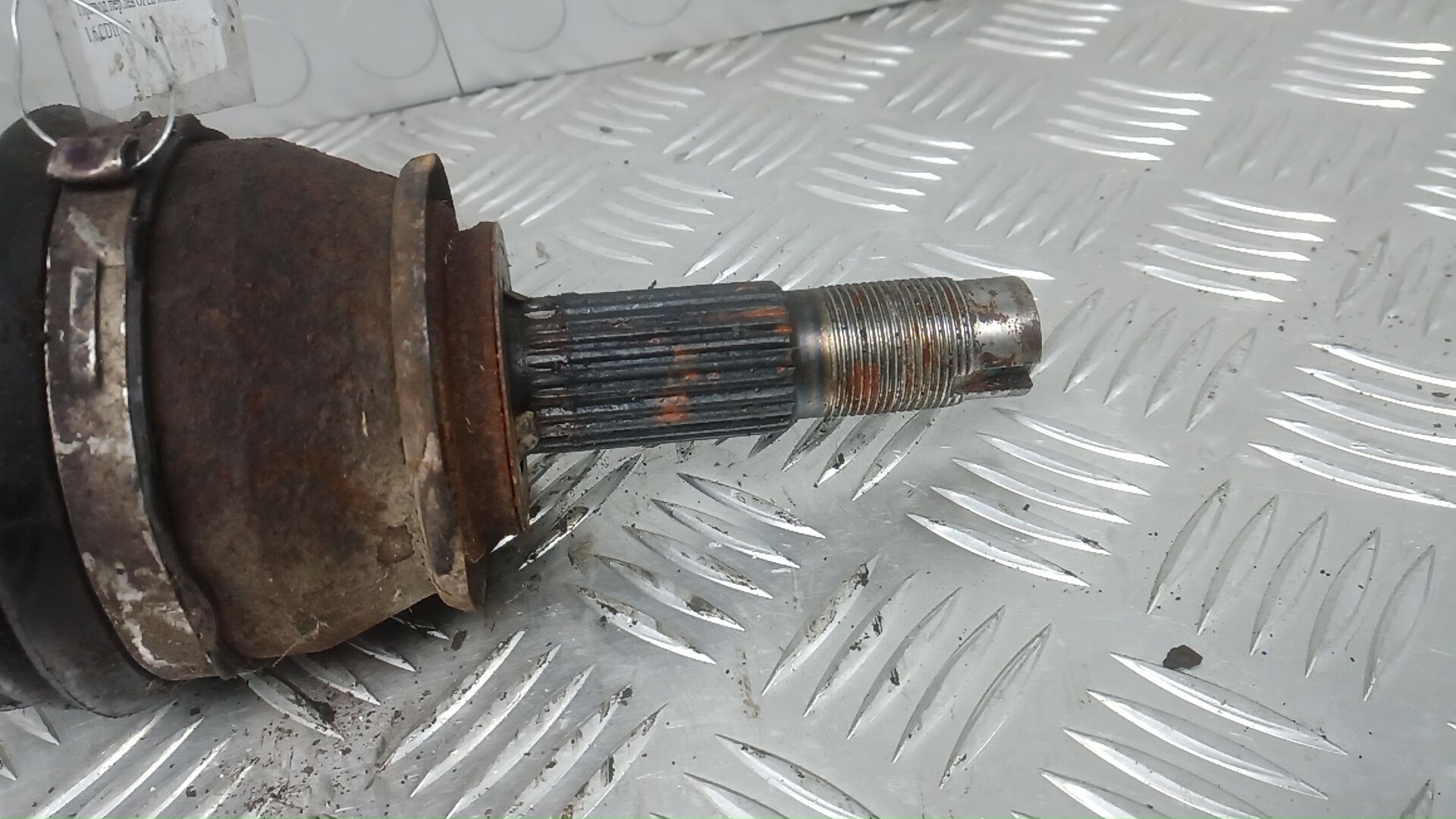 Полуось передняя левая