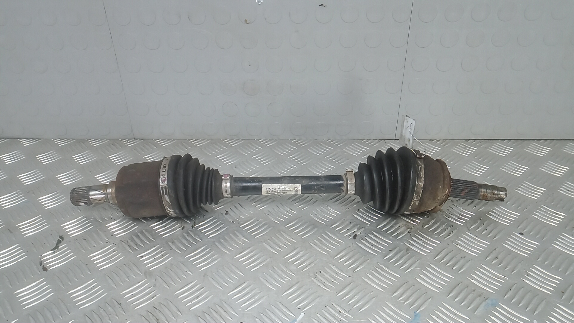 Полуось передняя левая