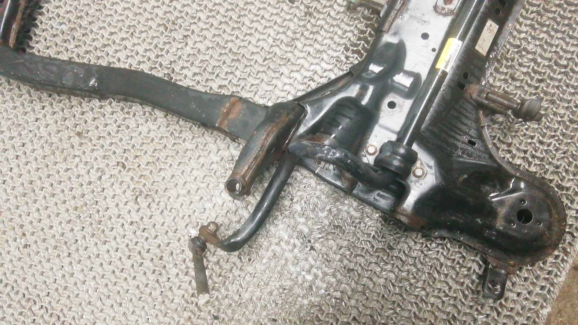 Балка передняя (крепление продольных тяг)